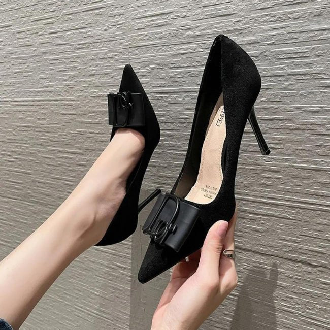 Woman Suede Spool Heels decolletee